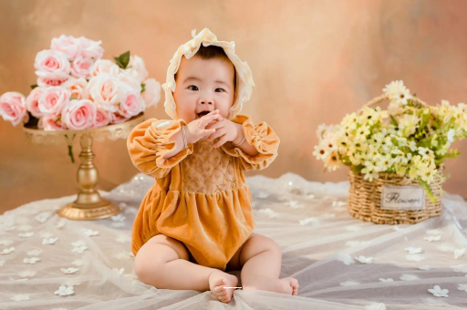 谷城宝宝多大可以吃水果